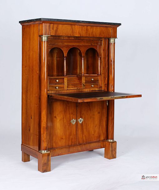 Ancien secrétaire français vers 1820, noyer, Empire, Biedermeier - France
Noyer
Empire vers 1820