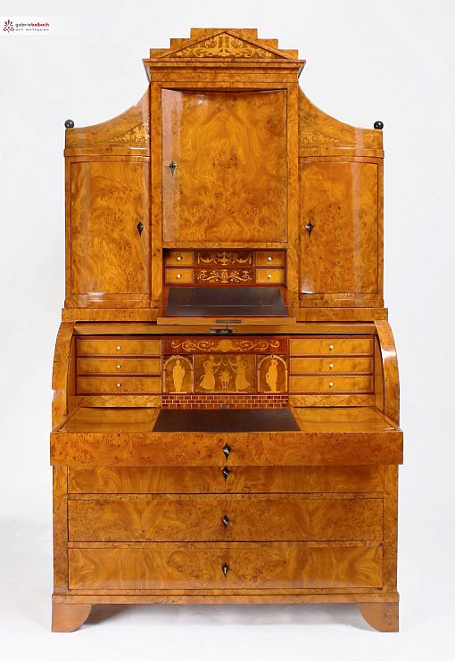 Ancien secrétaire Biedermeier soi-disant Seeländer, le nord de l'Allemagne vers 1825 - Schleswig-Holstein
Veinure dorme, acajou, etc.
Biedermeier vers 1825