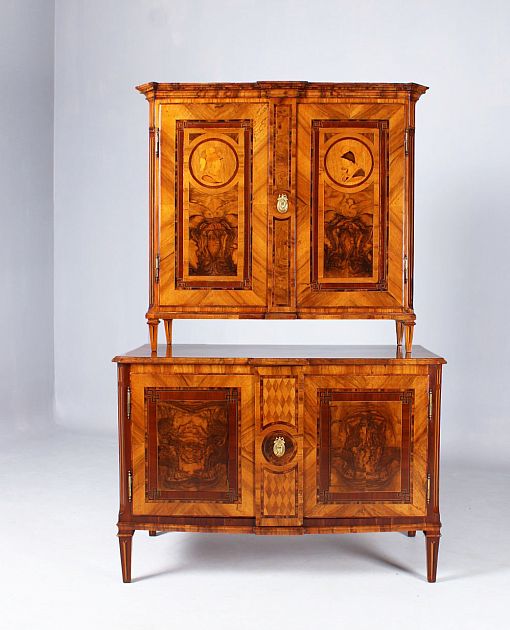 Antique Louis XVI cabinet, Josephine, Austria, walnut, c. 1780 - Austria
Walnut u.a.
Classicism around 1780