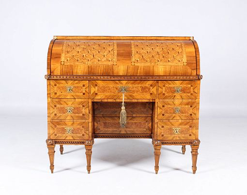 Antique cylinder escritoire, Louis XVI, Classicism, pigtail style, c. - Southern Germany
Walnut u.a.
Louis XVI (braid style) c. 1780
