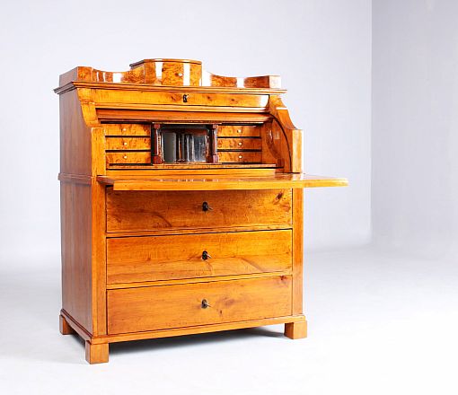 Secrétaire cylindre antique avec compartiment secret, le bouleau, Biedermeier vers 1830 - Allemagne du Nord
Bouleau
Biedermeier vers 1830