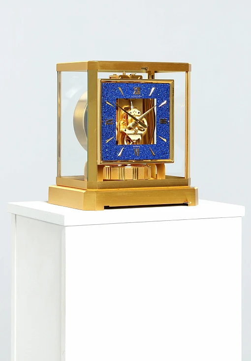 Jaeger LeCoultre Atmos VIII Kal. 528, blaues Zifferblatt, lapislazuli - Schweiz
Messing vergoldet
Baujahr 1979