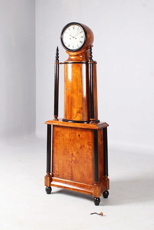 Antike Standuhr, Biedermeier um 1830, Birke mit schwarzen Säulen - Schweden
Birke
um 1830