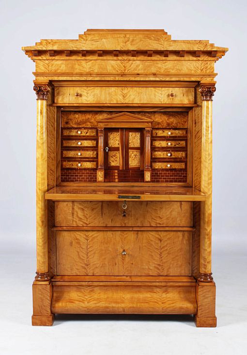 Antiker Sekretär mit Säulen, Birke, Biedermeier um 1830 - Thüringen/Sachsen
Birke
Biedermeier um 1830