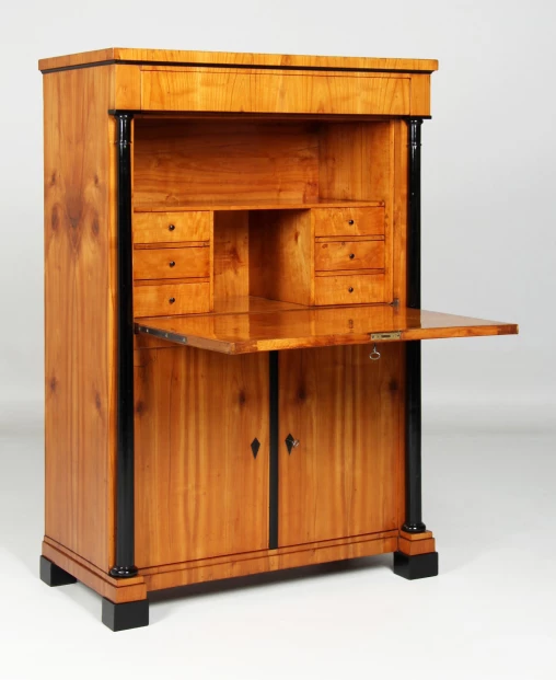 Simple antique secretary in light wood, cherry, Biedermeier,1830 - South-West Germany
Cherry
Biedermeier circa 1830