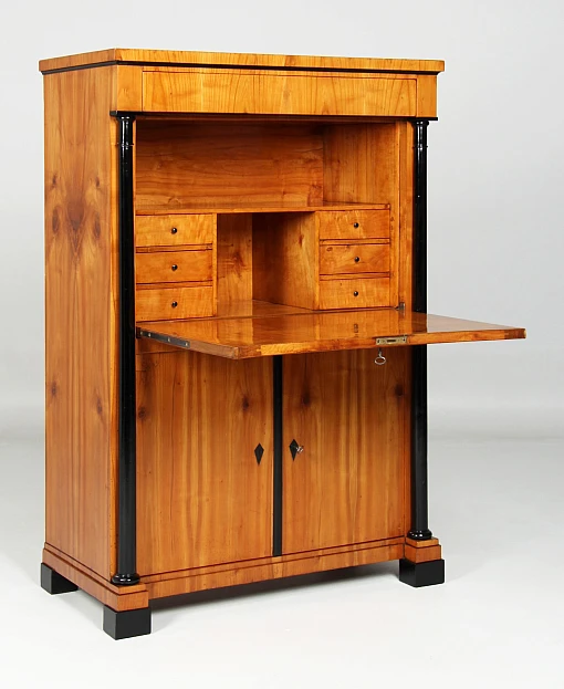Simple antique secretary in light wood, cherry, Biedermeier,1830 - South-West Germany
Cherry
Biedermeier circa 1830