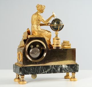 Mouvement avec sonnerie à disques de serrure et suspension à fil du pendule