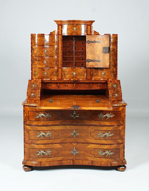 Segretario di tabernacolo barocco, noce, Baviera, 1750 circa, restaurato - Alta Baviera
Noce
Barocco intorno al 1750