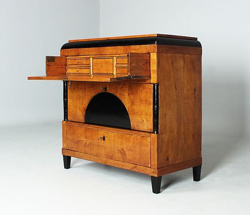 Kleine antike Kommode mit Sekretärfach, Birke, Biedermeier um 1835 - Norddeutschland
Birke
Biedermeier um 1825