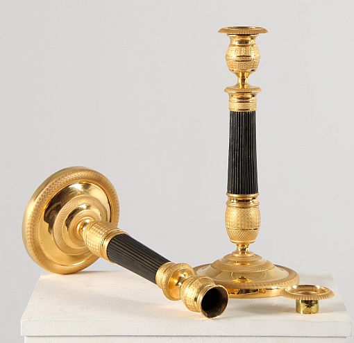 Due antichi candelieri dorati, Francia, Impero, 1820 ca. - Francia
Bronzo dorato
intorno al 1820