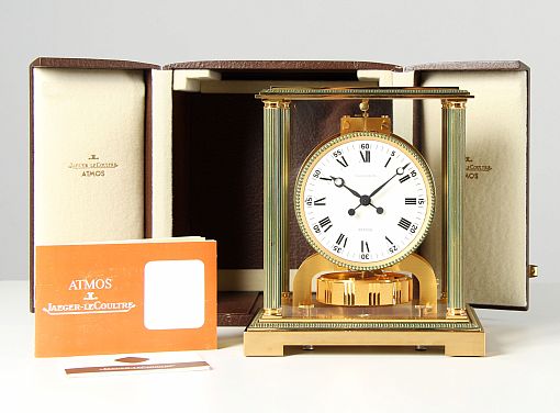 Jaeger LeCoultre, Atmos Vendome originale, 1978, avec boîte et papiers - Suisse
Laiton doré
Année de fabrication 1978