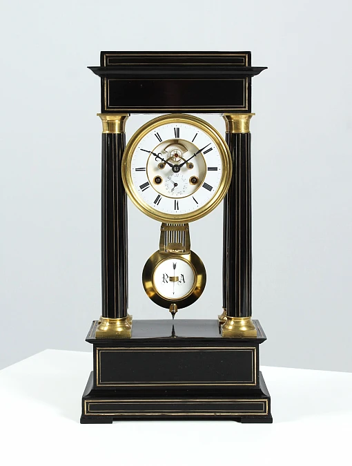 Horloge à portique antique, horloge à colonne avec échappement, Paris - France
bois, laiton, émail
vers 1870