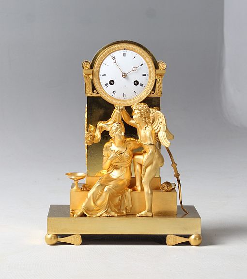 Antike Kaminuhr, Pendule, Amor und Venus, Psyche, um 1820 - Paris
feuervergoldete Bronze
um 1820