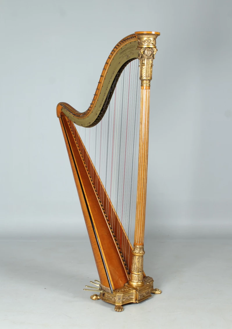 Harpe ancienne datant d'environ 1825, fabriquée par Brimmeyr à Paris