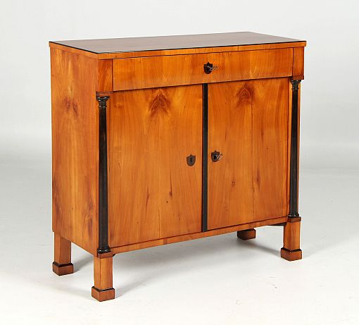 Small Biedermeier chest of drawers, half cupboard, cherry wood - Southern Germany (Franconia)
Cherry tree
Biedermeier around 1825