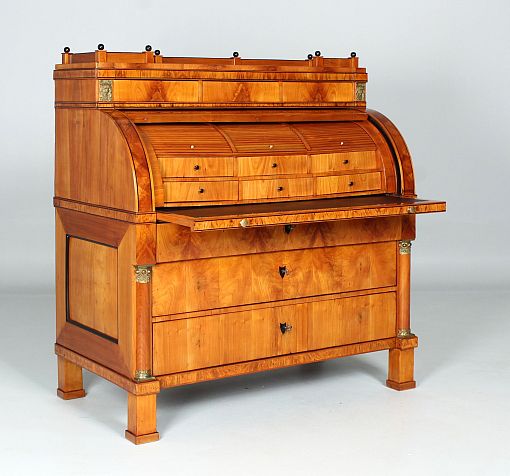 Antique cylinder secretary, cherry wood, Biedermeier around 1820 - Mainz
Cherry tree
Biedermeier around 1815