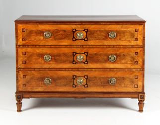 Chest of drawers 18th century