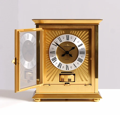Jaeger LeCoultre, Atmos Uhr, Royale gold, Baujahr 1978, Antike Uhren - Schweiz
Messing vergoldet
Baujahr 1978