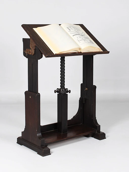 Antikes Rednerpult, höhenverstellbarer Schreibtisch, Jugendstil, 1910 - Schweiz
Nussbaum
Jugendstil um 1910