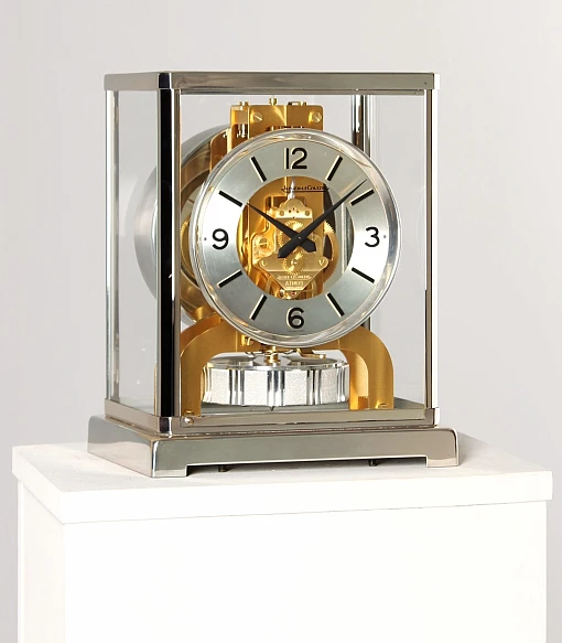 Jaeger LeCoultre, orologio Bicolore Atmos, anno 1978, argento, oro - Svizzera
Ottone nichelato e dorato
Anno di fabbricazione 1978