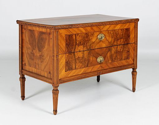 Antike klassizistische Kommode, Nussbaum, Zopfstil, Louis XVI um 1780 - Deutschland
Nussbaum
um 1780