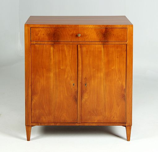 Antiker Biedermeier Halbschrank, Anrichte, Kommode, Kirsche, um 1820 - Bayern
Kirschbaum
Biedermeier um 1815