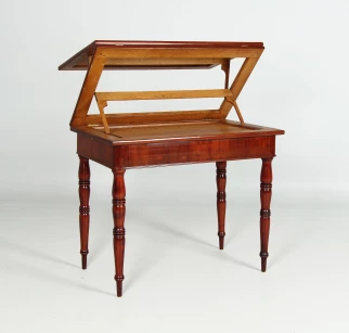 Drawing table