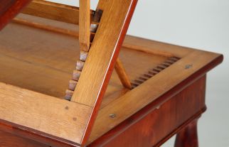 Tooth moulding table