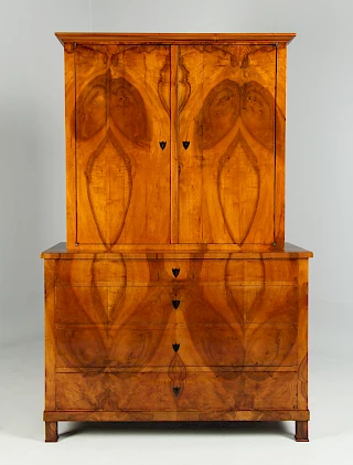 <p>Germania meridionale<br />
Noce, betulla<br />
Biedermeier intorno al 1830</p>