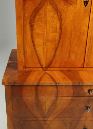 Walnut veneer