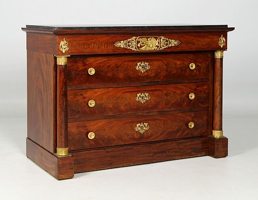 Große antike Kommode, Mahagoni mit Bronzebeschlägen, Empire um 1810 - Paris
Mahagoni
frühes 19. Jahrhundert