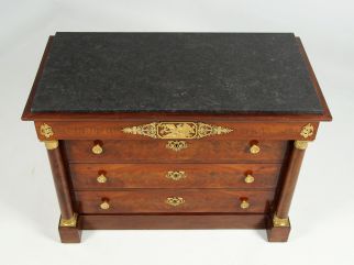 Grande commode antique