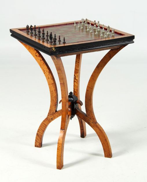 Antique chess table with original figures, Art Deco, 1920s - Scandinavia
Birch
Art Deco around 1925