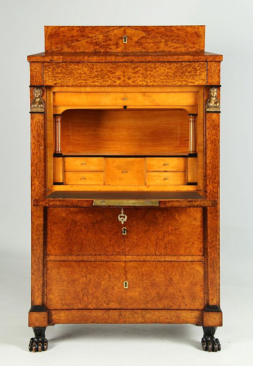 Antiker Biedermeier oder Empire Sekretär, Maserholz, um 1820 - Süddeutschland (München)
Maserholz, Ahorn
Biedermeier um 1820