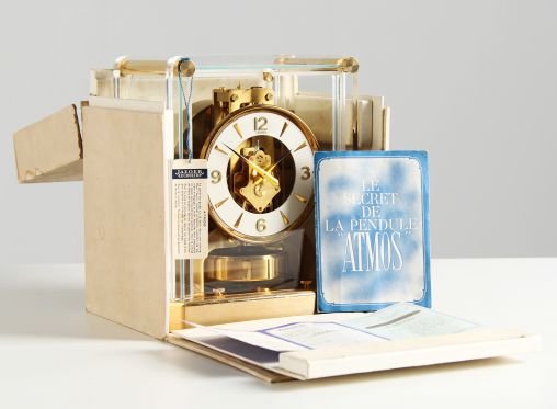 Jaeger LeCoultre, Atmos clock, full set, year of manufacture 1959 - Switzerland
Brass, glass, plexiglass
Year of manufacture 1959