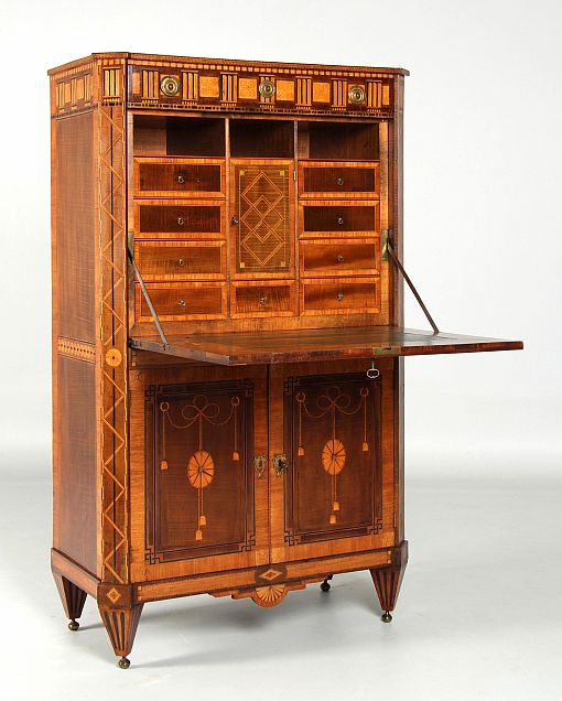 Antiker Sekretär mit Marketerie, Niederlande, Louis XVI um 1790 - Niederlande
Amaranth, Satinholz u.a.
Louis XVI um 1790