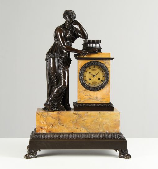 Large antique mantel clock, pendulum, allegory of study, Paris 1830 - France
Bronze, marble
circa 1830