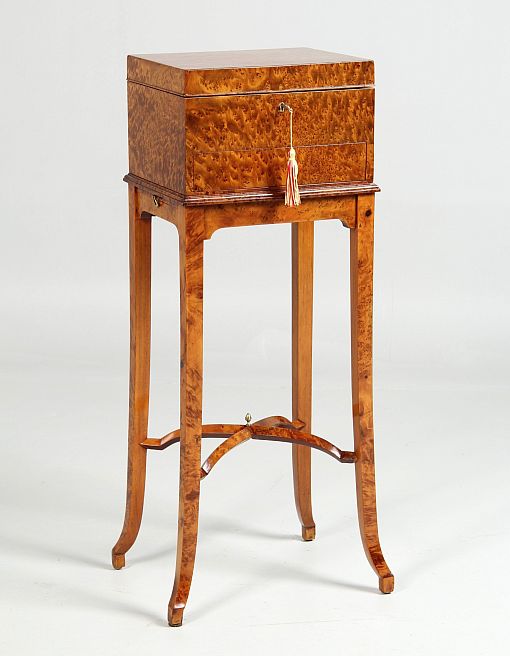 Antiker Beistelltisch, Art Deco, Schmuckkästchen, England um 1920 - England
Vogelaugenahorn
Art Deco um 1920