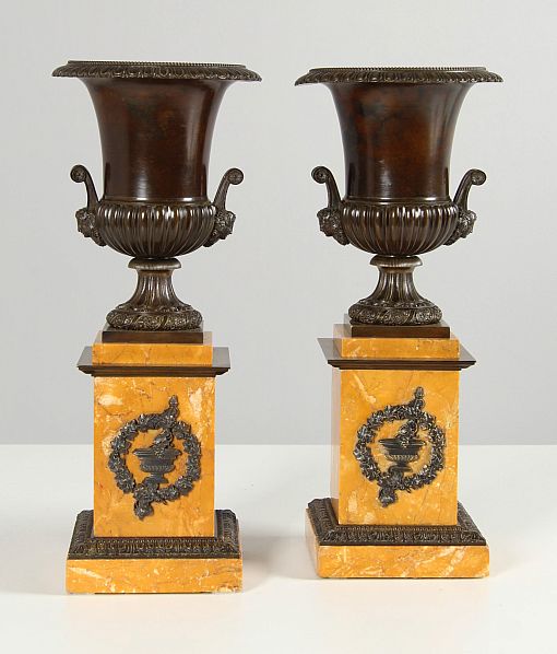 Paar antike Medici-Vasen aus Siena Marmor und Bronze, Frankreich 1840 - Frankreich
Bronze, Marmor
Mitte 19. Jahrhundert