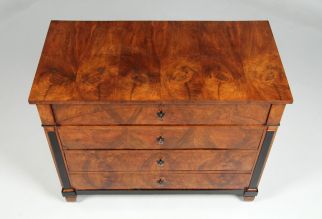 Walnut chest of drawers