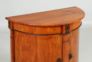 Demilune chest of drawers