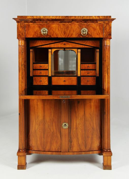 Antique secretary, writing desk with columns, Biedermeier circa 1830 - Austria
Walnut
Biedermeier circa 1830