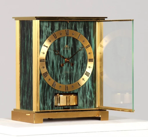 Jager LeCoultre, pendule Atmos, fabrication 1969, horloge suisse - Suisse
Laiton doré et peint
Année de fabrication 1969