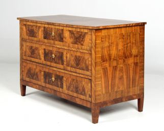 Chest of drawers walnut