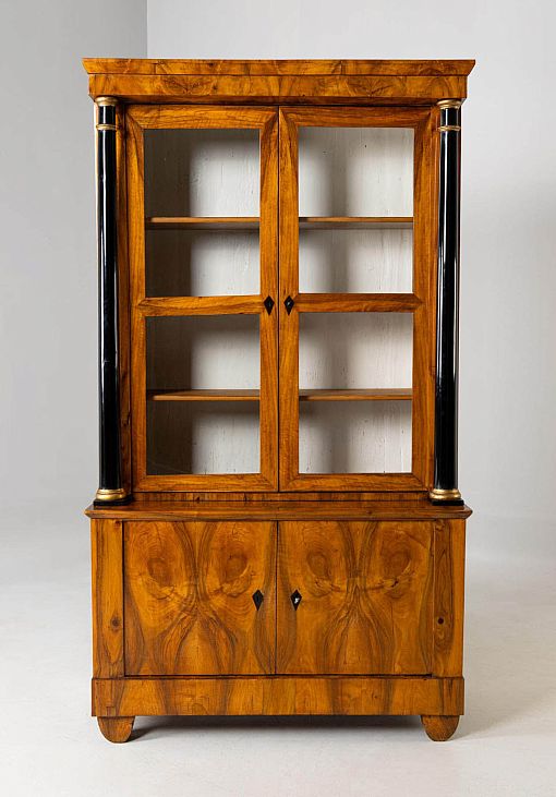 Antique Biedermeier bookcase, walnut, columns, around 1825 - Southern Germany (Baden)
Walnut
Biedermeier around 1825