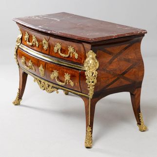 Louis XV chest of drawers