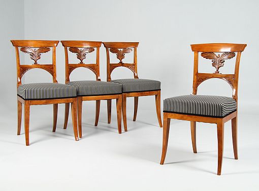 Quattro sedie antiche, Sassonia, 1820 circa, restaurate e imbottite - Sassonia
Faggio
prima metà del XIX sec.