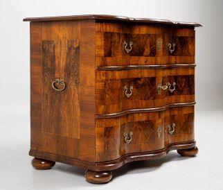 Antike Kommode Barock um 1760