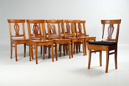 Dix chaises antiques Biedermeier, frêne, 1ère moitié du 19e siècle - Sud de lAllemagne
Frêne
première moitié du 19e siècle