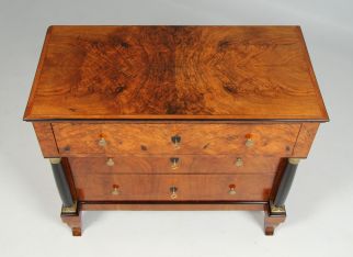 Gespiegelte symmetrische Furniere